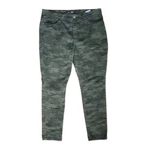 Lee Jeans Womens Size 16M Green Camo Slim Fit Skinny Leg Sculpting Mid Rise